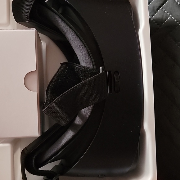 Samsung Gear VR New In Box - Picture 3 of 8